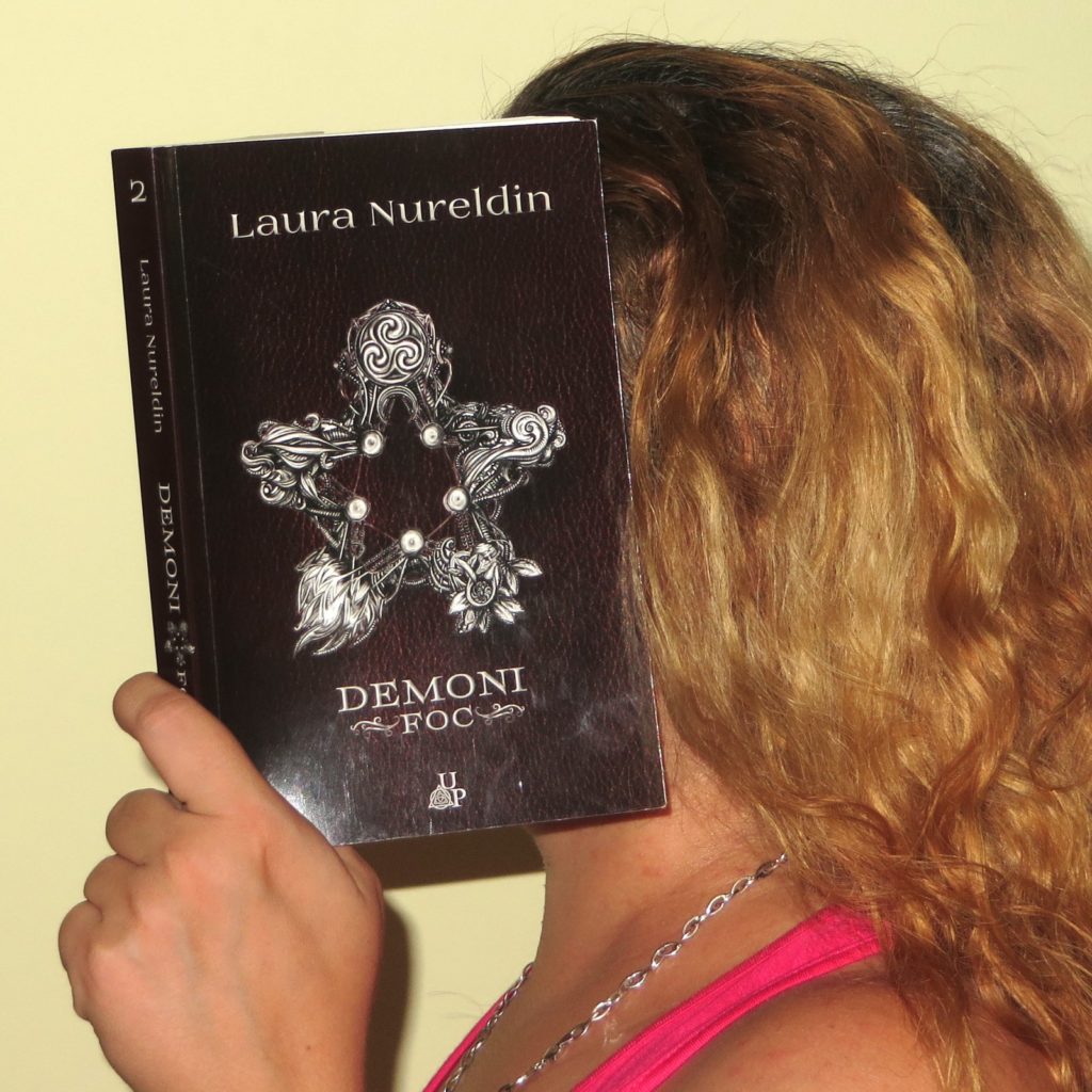 Laura Nureldin - Demoni - Foc